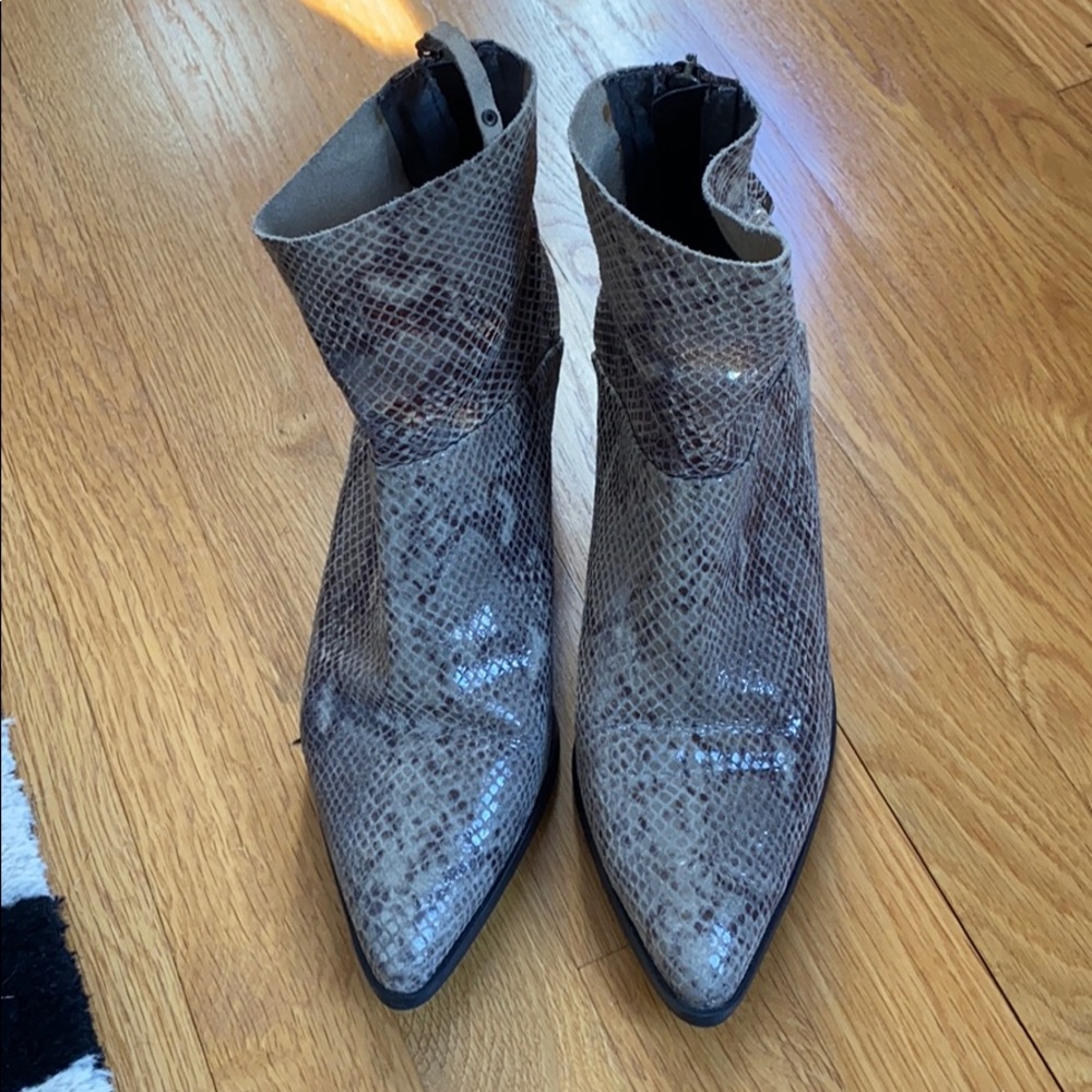TOPSHOP | Snake Print Heeled Ankle Boot | 39